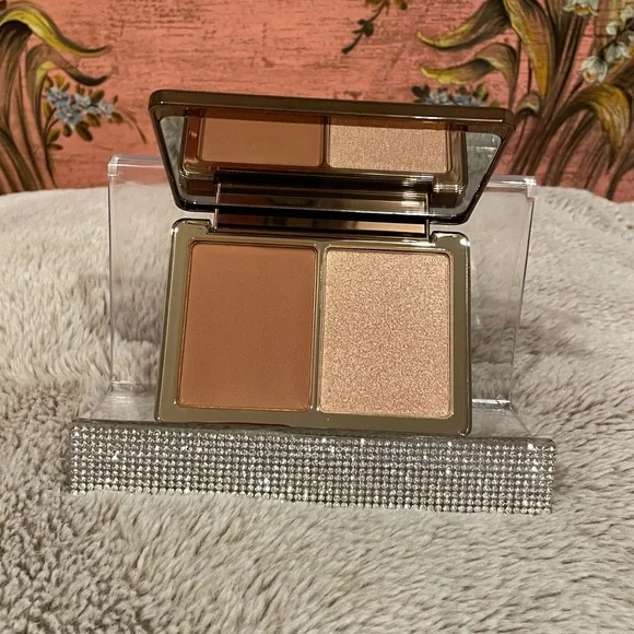 Natasha Denona Alloy Cheek Duo, a bronze and glow palette - Picture 2 of 7